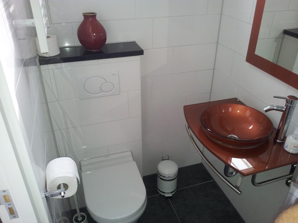 Homestay Bij Aelita Ден Бург Стая снимка