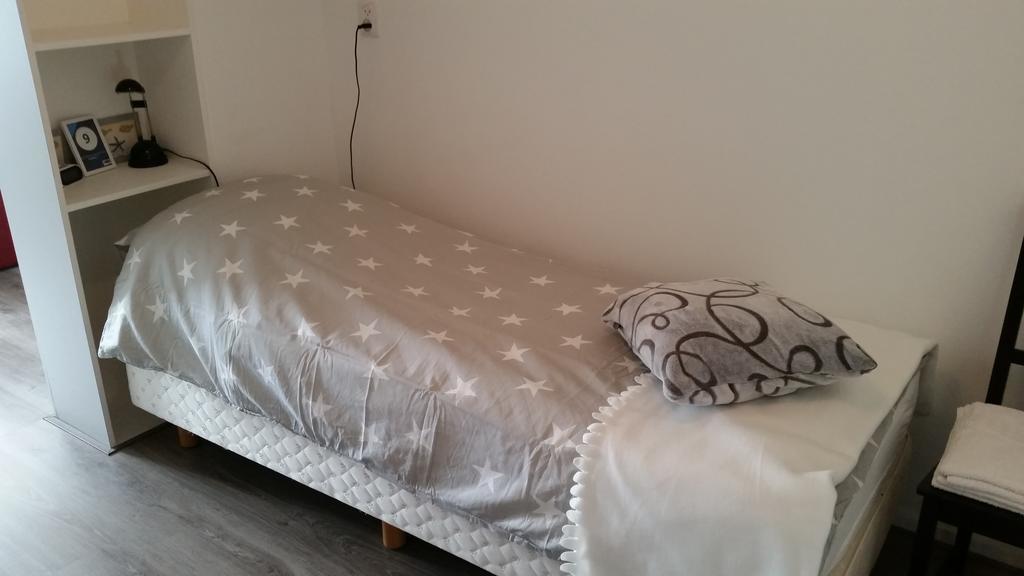 Homestay Bij Aelita Ден Бург Екстериор снимка