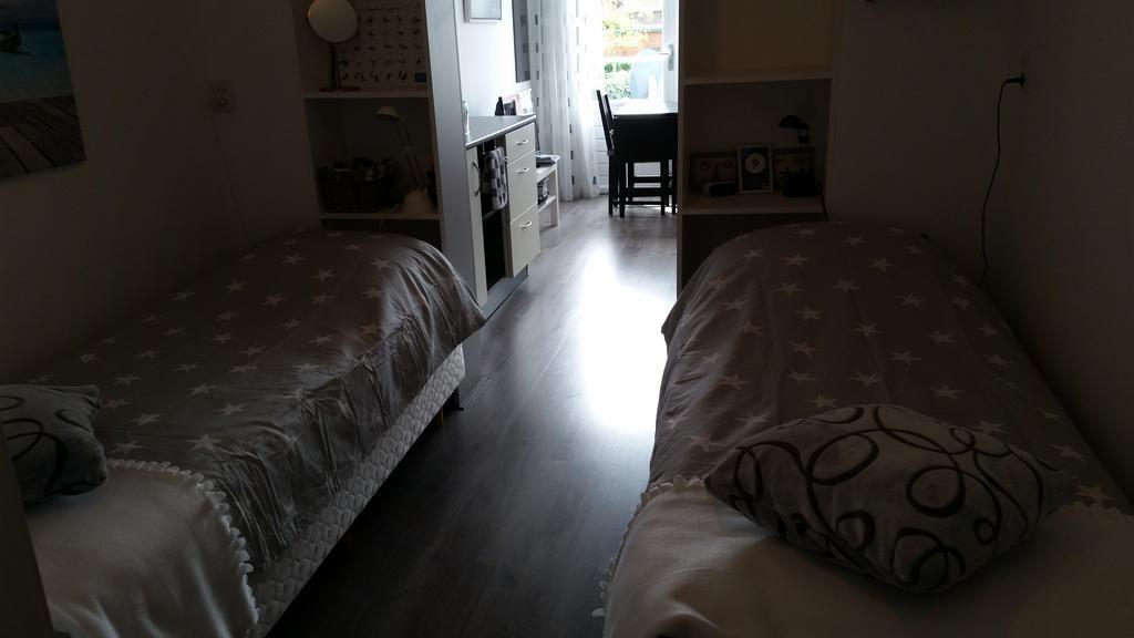 Homestay Bij Aelita Ден Бург Екстериор снимка