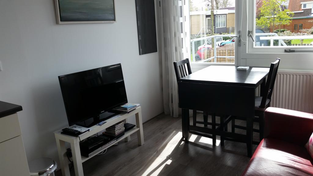 Homestay Bij Aelita Ден Бург Екстериор снимка