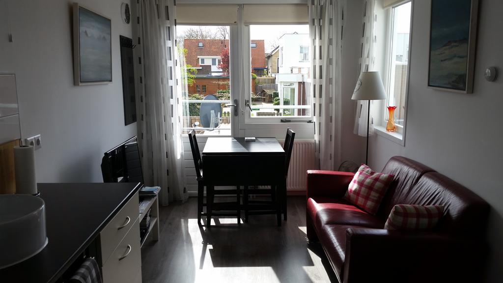 Homestay Bij Aelita Ден Бург Екстериор снимка